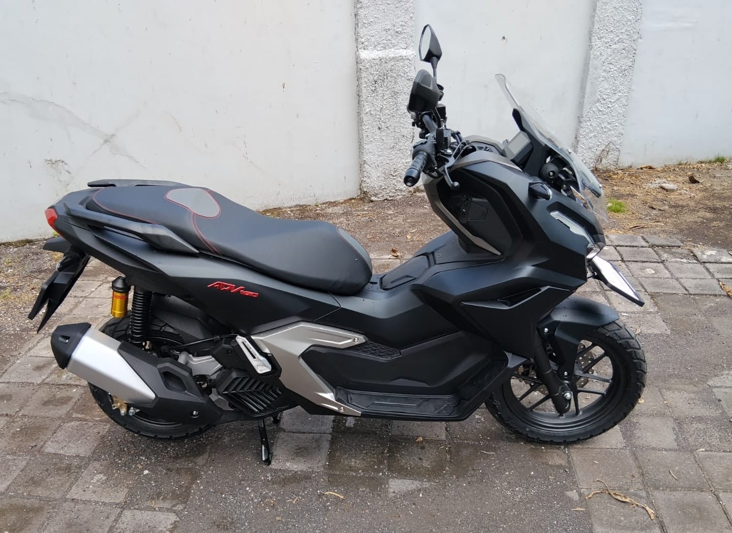 Honda ADV160CC ABS — أسود غير لامع — 1