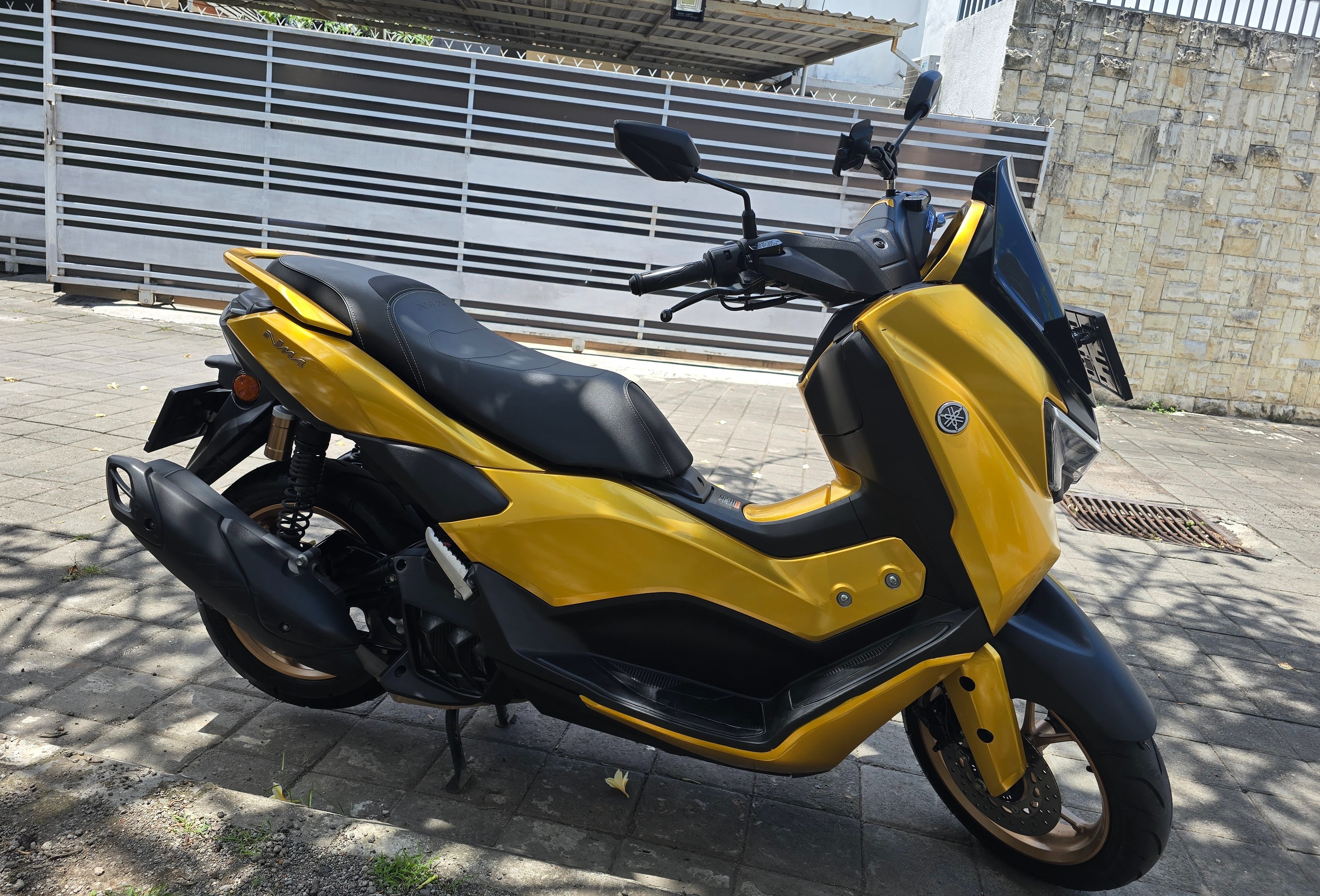 Yamaha NMAX Turbo‑Tech Max — ذهبي — 1