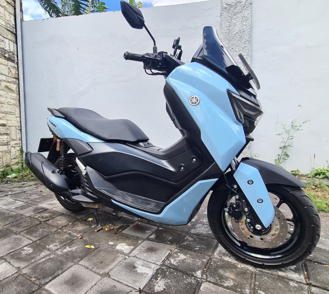 Yamaha NMAX Neo‑S — أزرق سماوي فاتح — 1